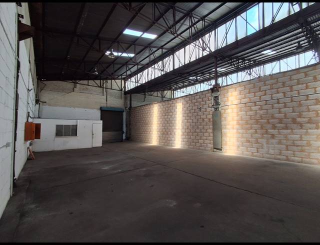 390M² WAREHOUSE TO LET IN HERIOTDALE